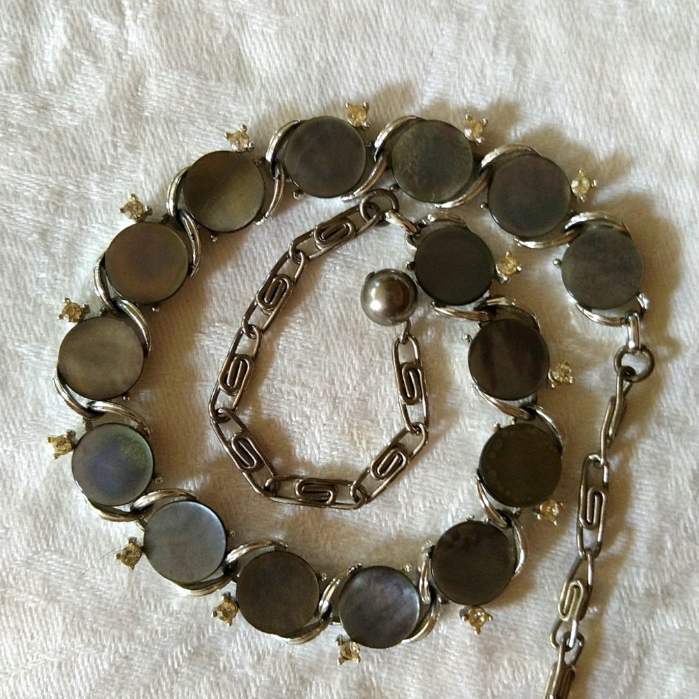 Costume choker